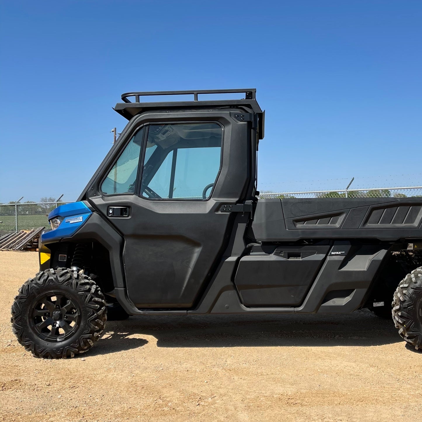 Can-Am Defender Limited HVAC Single Cab Metal Top