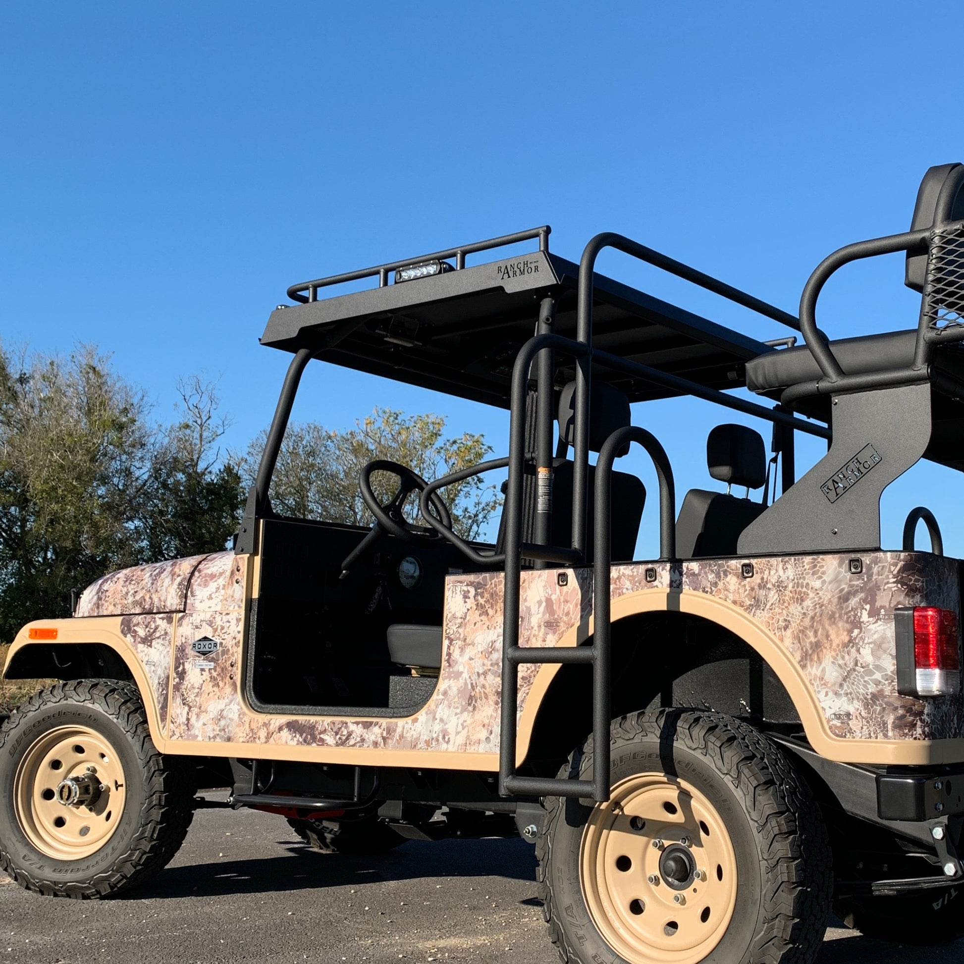 Mahindra Roxor Metal Top