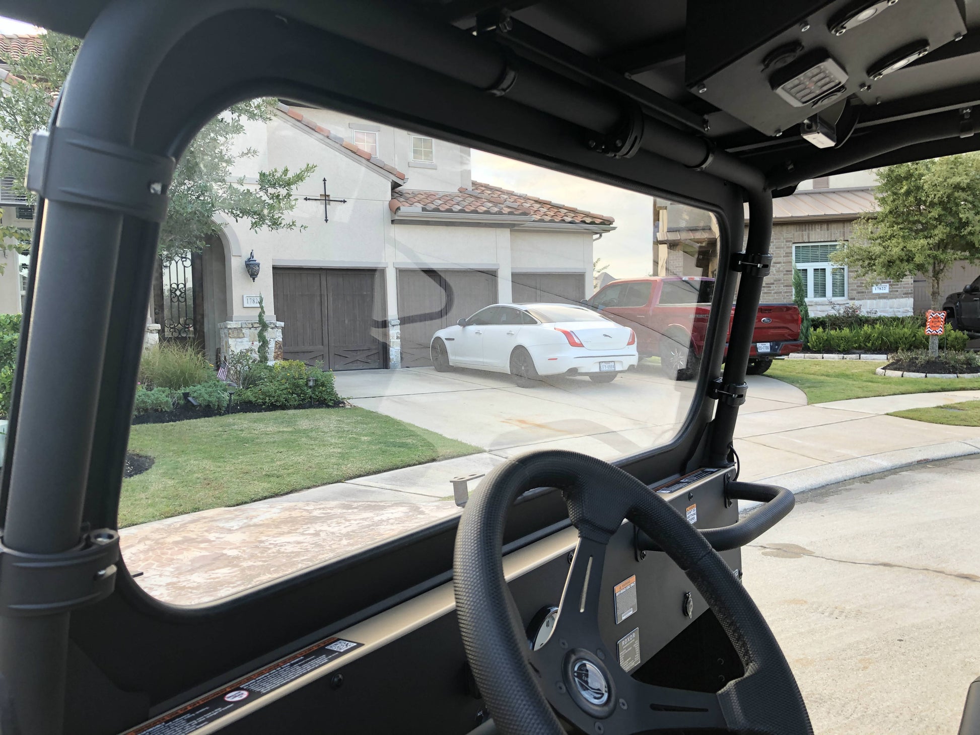 Mahindra Roxor Metal Top