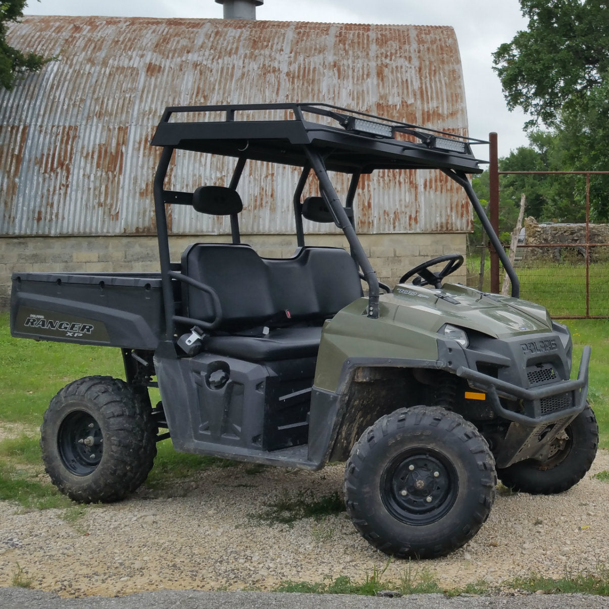 Side view with optional front mounted green LED light bars. 