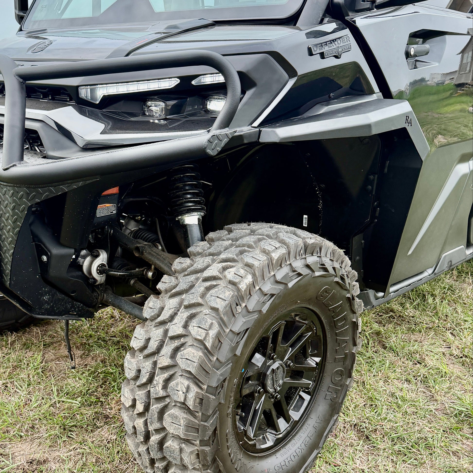 Precision-cut aluminum fender flares for Can-Am Defender HD11 delivering maximum wheel well coverage and durability.
