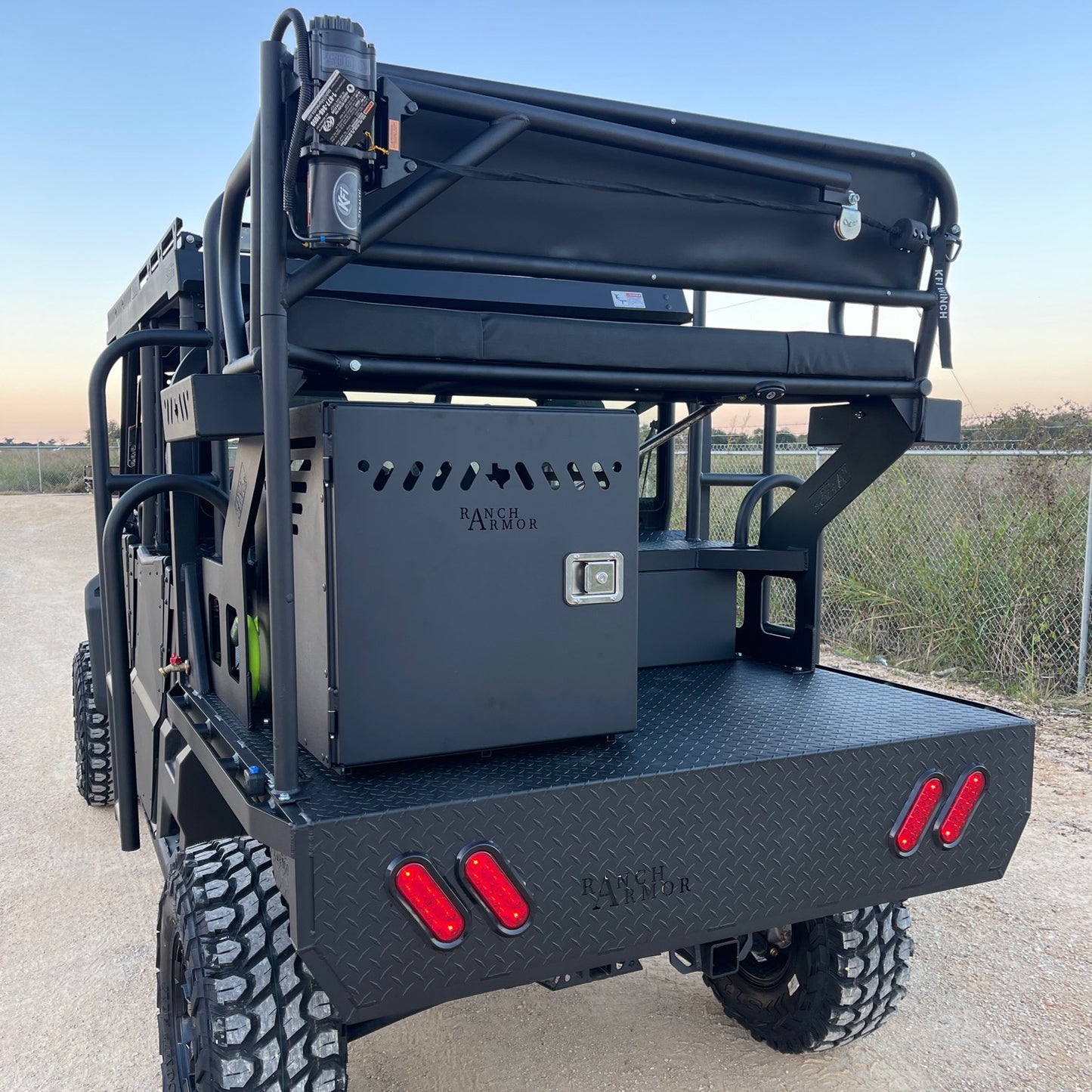 Aluminum Dog Box