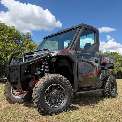 Wide step plate beside the Ridge Single Cab door